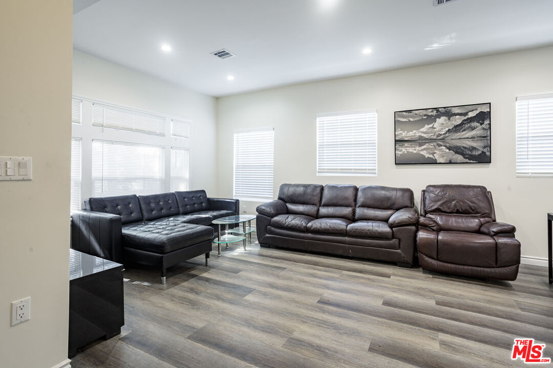 MLS #25616929 image #3