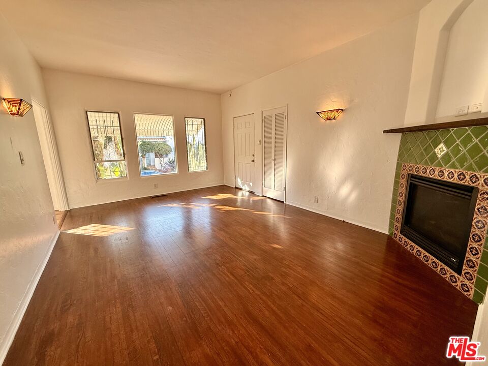 MLS #25616931 image #2