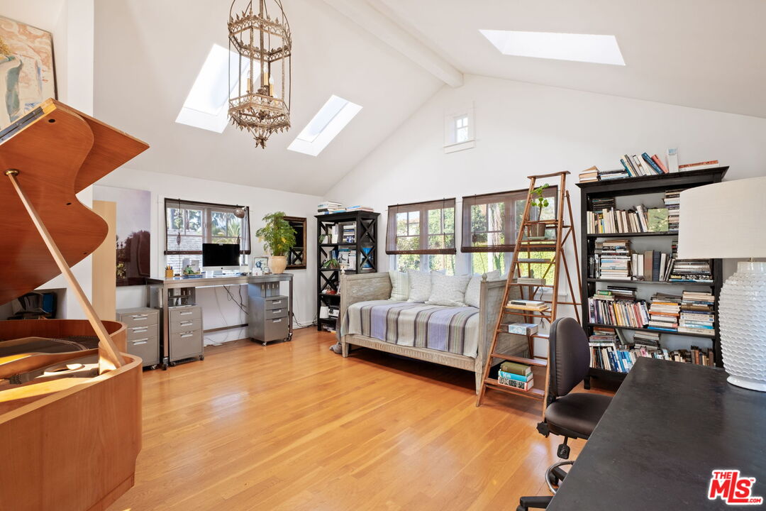 MLS #25616997 image #30