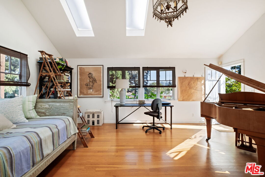 MLS #25616997 image #31