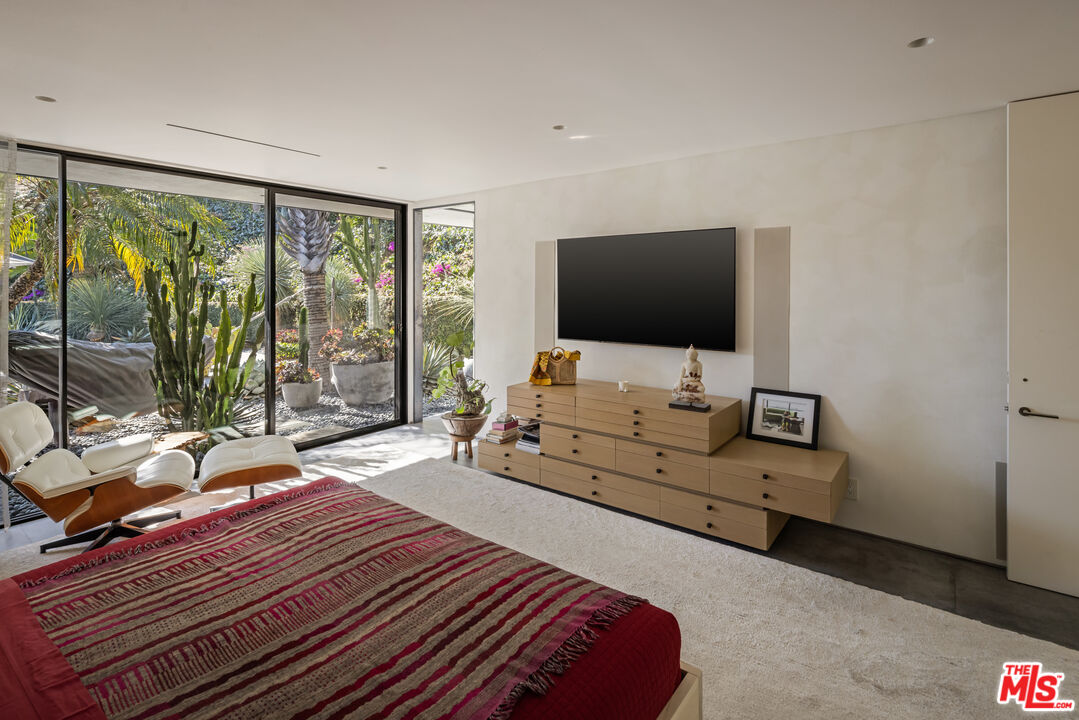 MLS #25617075 image #19