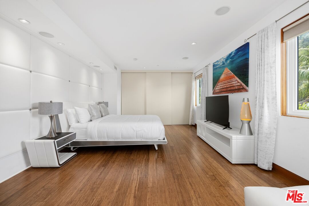 MLS #25617193 image #16