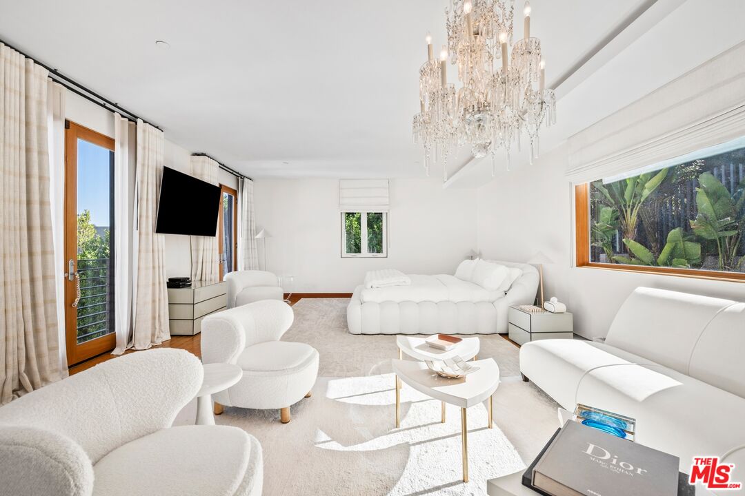 MLS #25617193 image #3