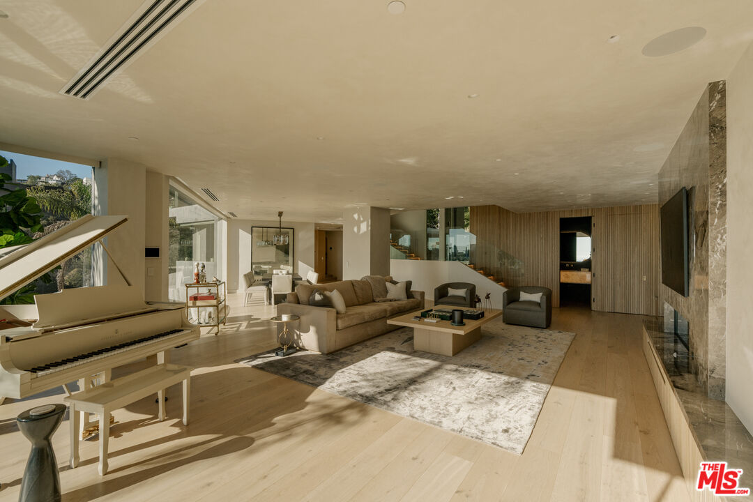 MLS #25617293 image #9