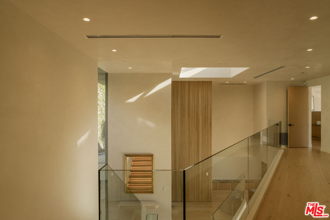 MLS #25617293 image #13