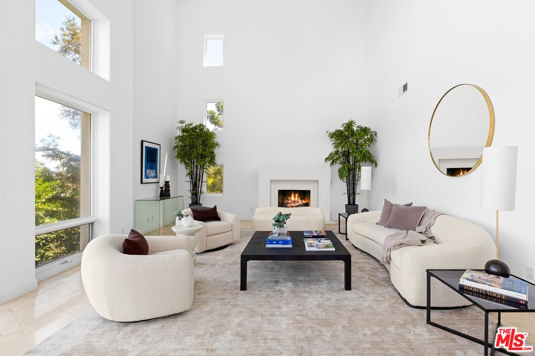 MLS #25617313 image #1