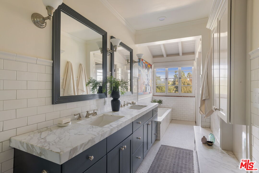 MLS #25617331 image #17