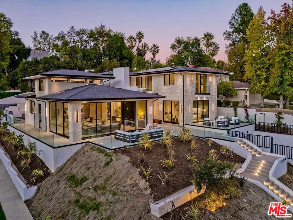 MLS #25617725 image #2