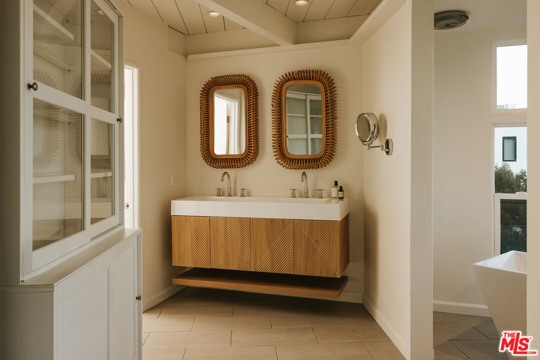 MLS #25617737 image #16