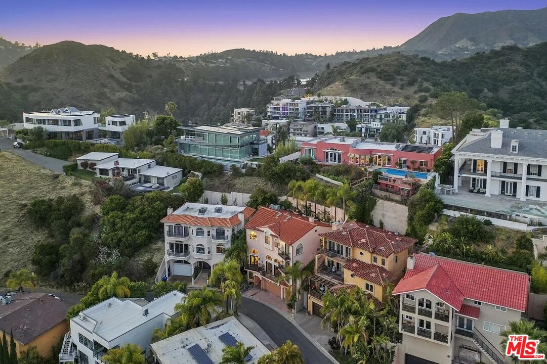 MLS #25617941 image #24