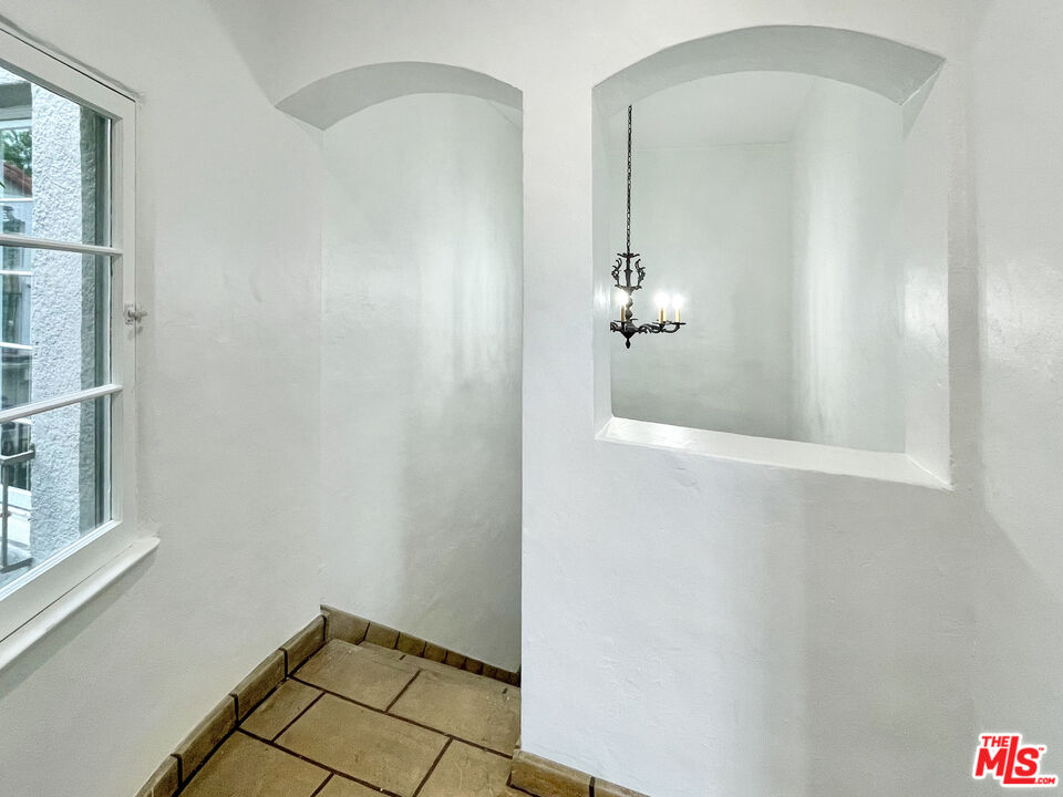 MLS #25617963 image #1