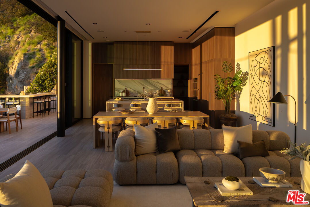 MLS #25618003 image #16