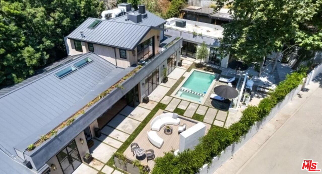 MLS #25618611 image #0