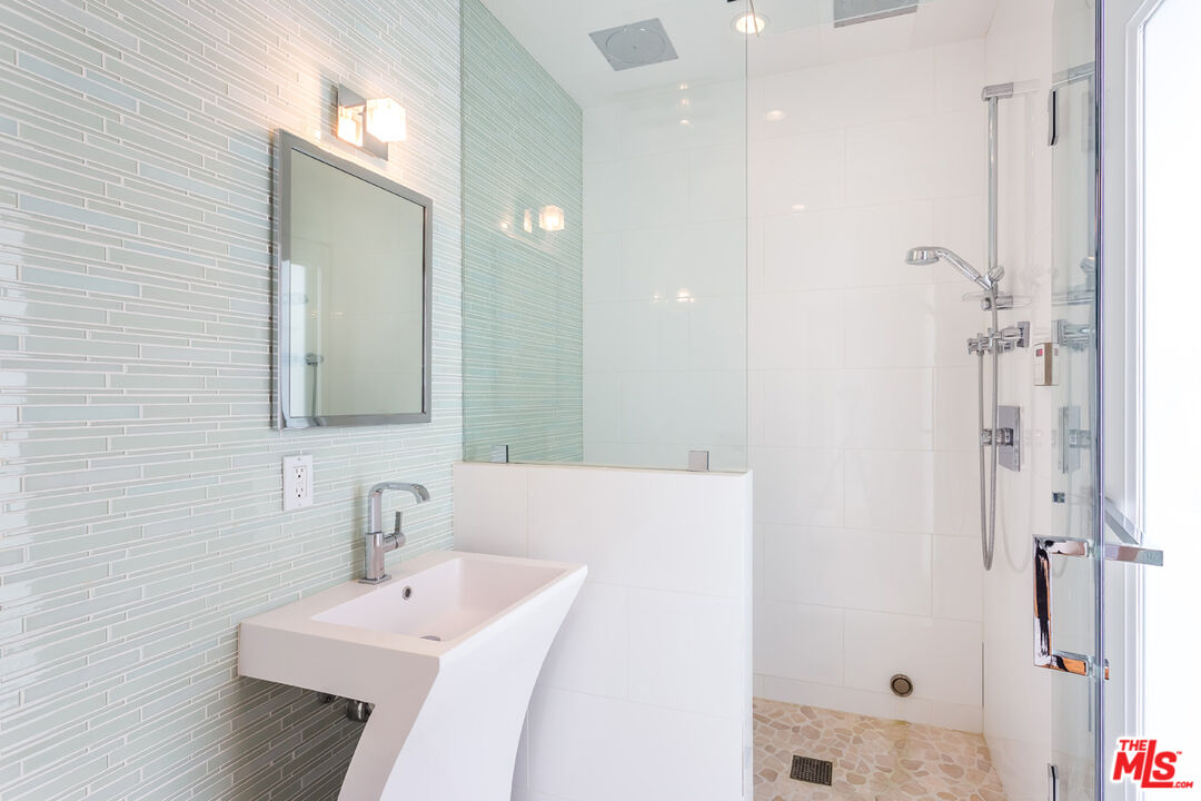 MLS #25618641 image #20