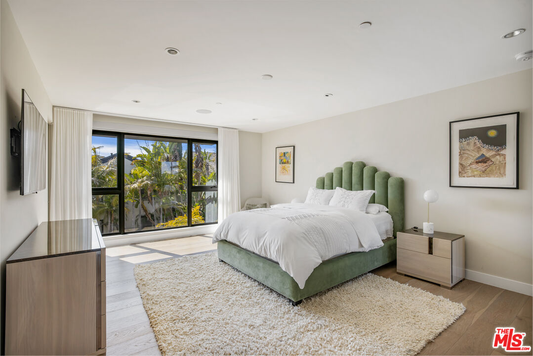 MLS #25618765 image #18