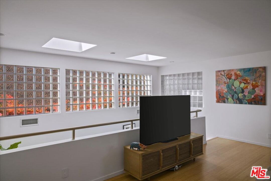 MLS #25618829 image #27