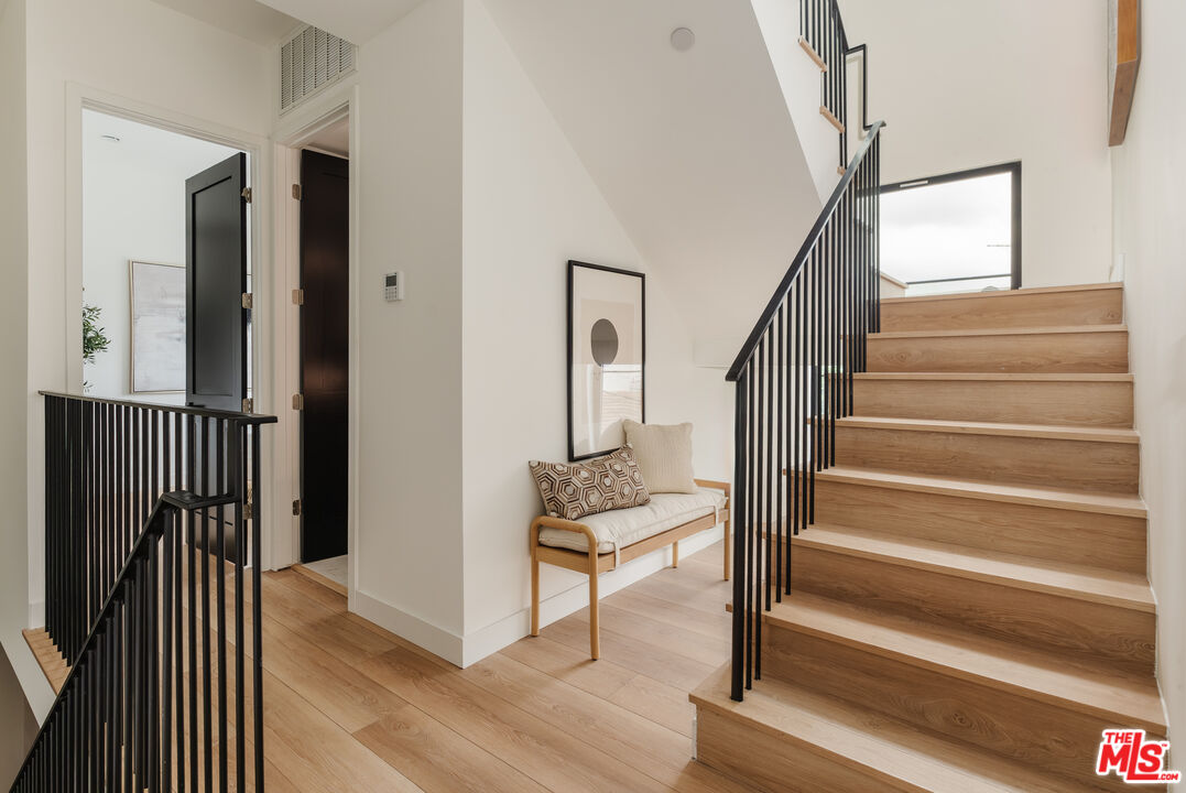 MLS #25618931 image #1