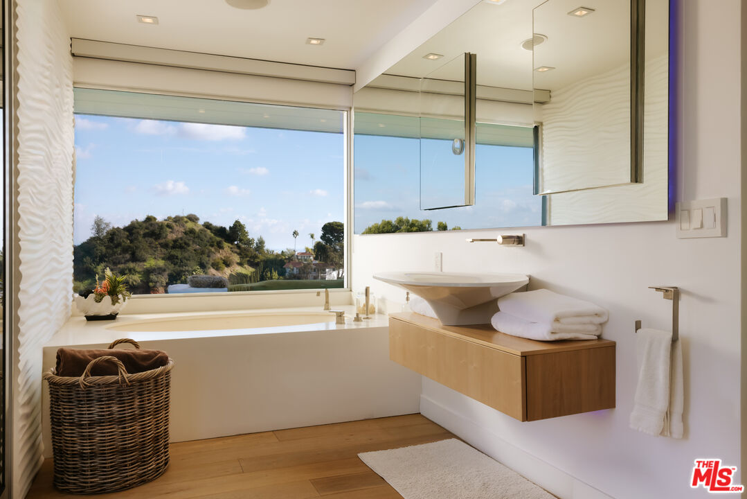 MLS #25618979 image #16