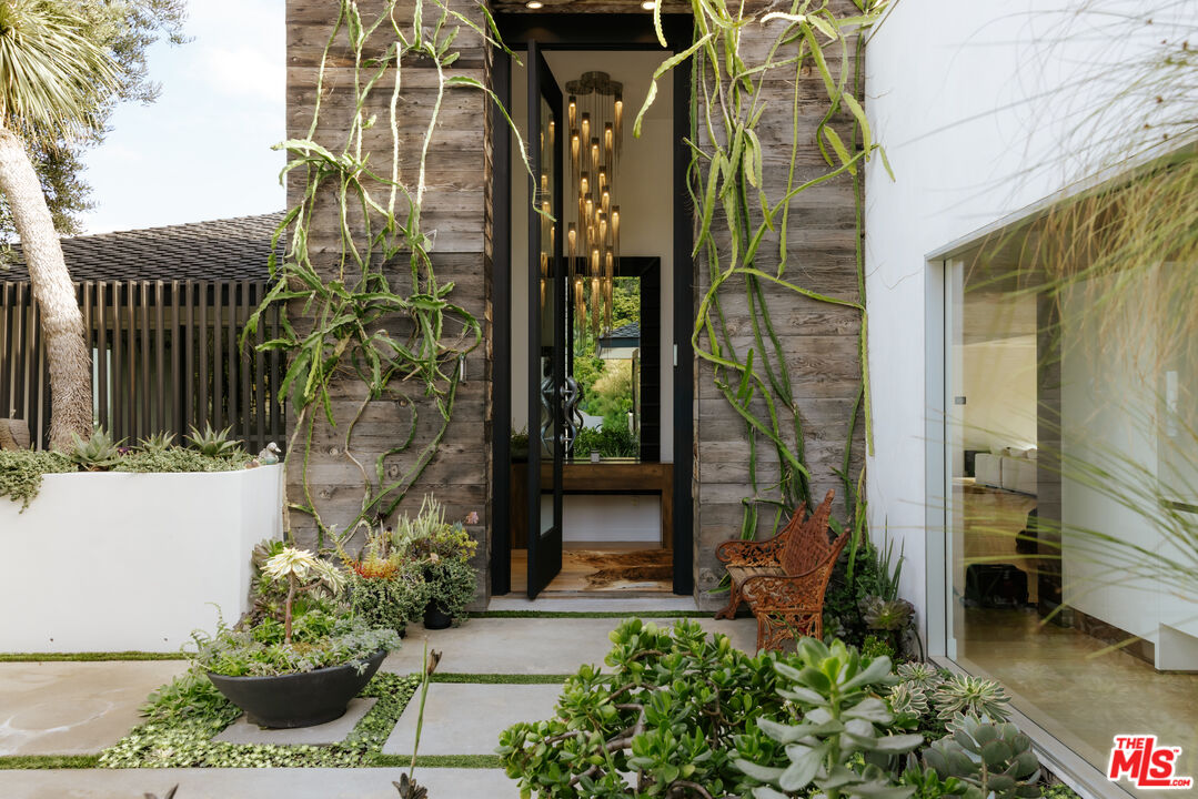 MLS #25618979 image #2