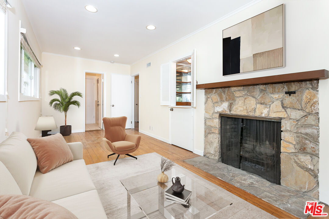 MLS #25619081 image #3