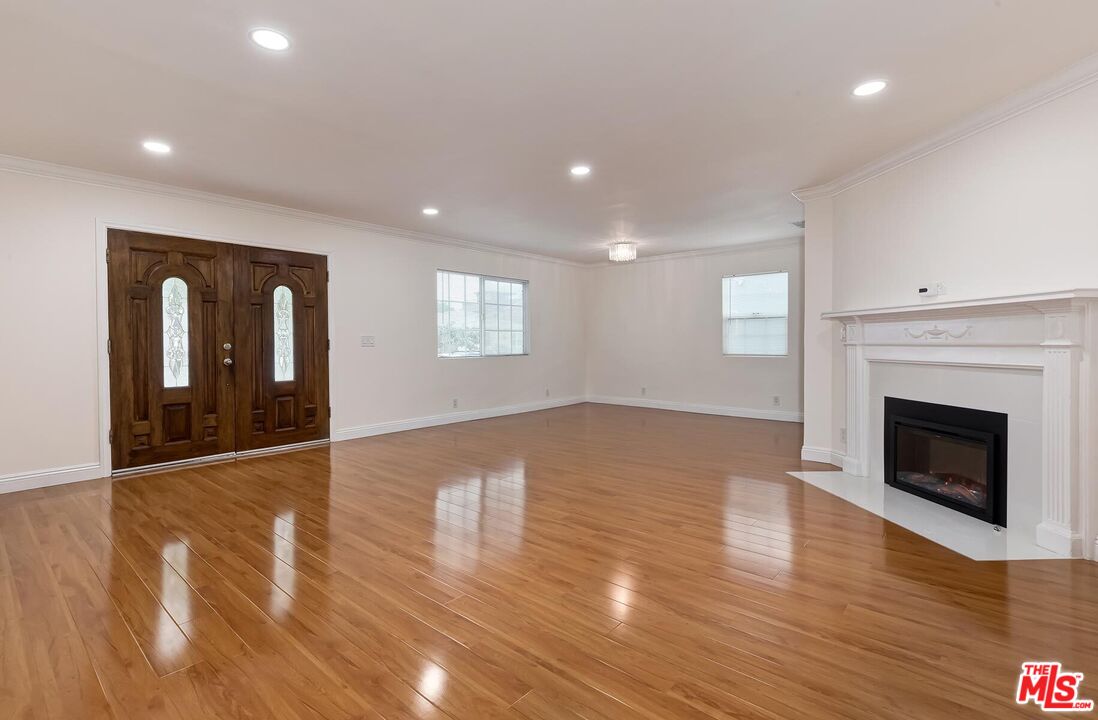 MLS #25619119 image #2