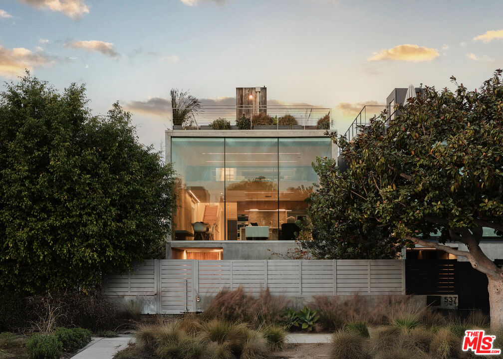 MLS #25619215 image #0