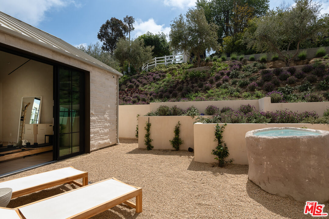 MLS #25608931 image #18