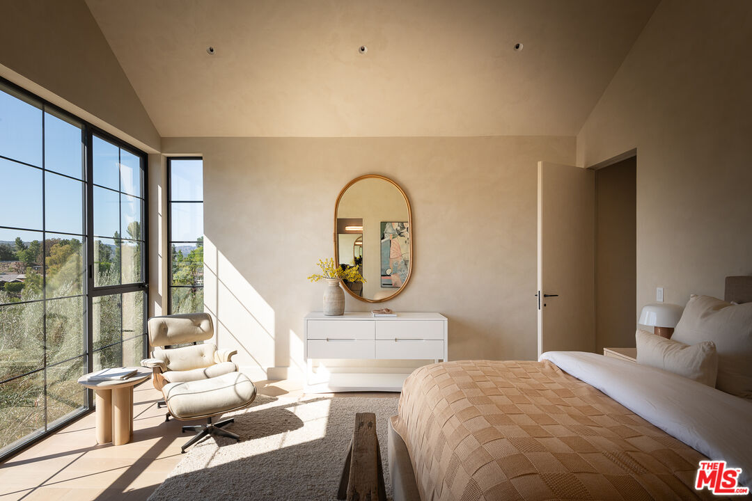 MLS #25608931 image #21