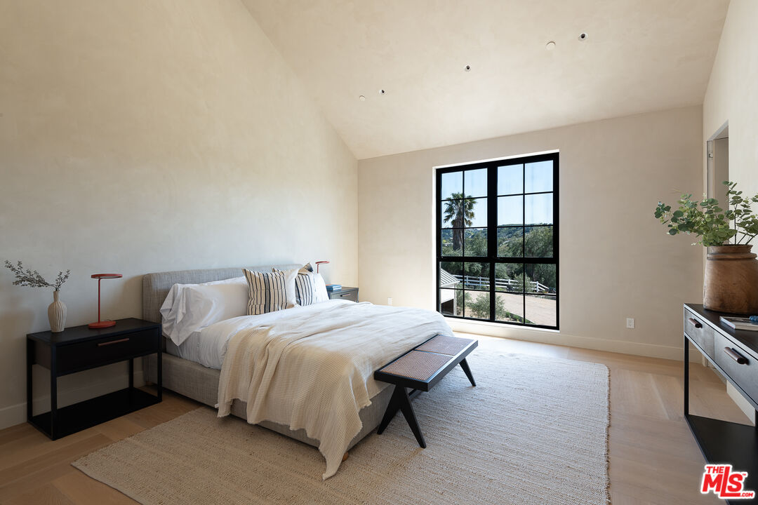 MLS #25608931 image #22