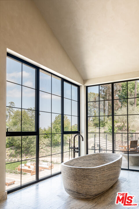 MLS #25608931 image #26