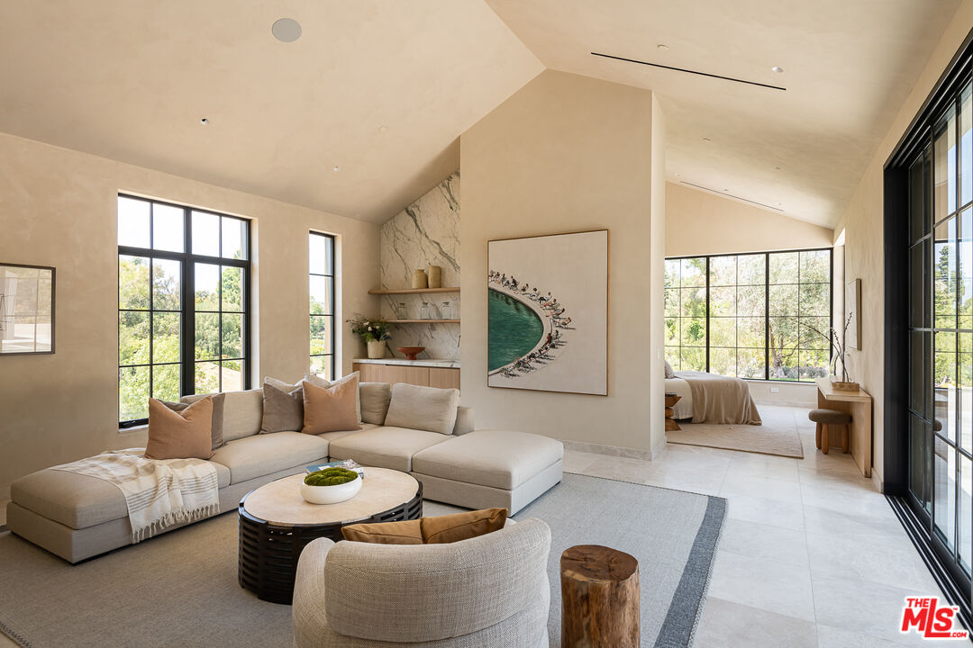 MLS #25608931 image #32