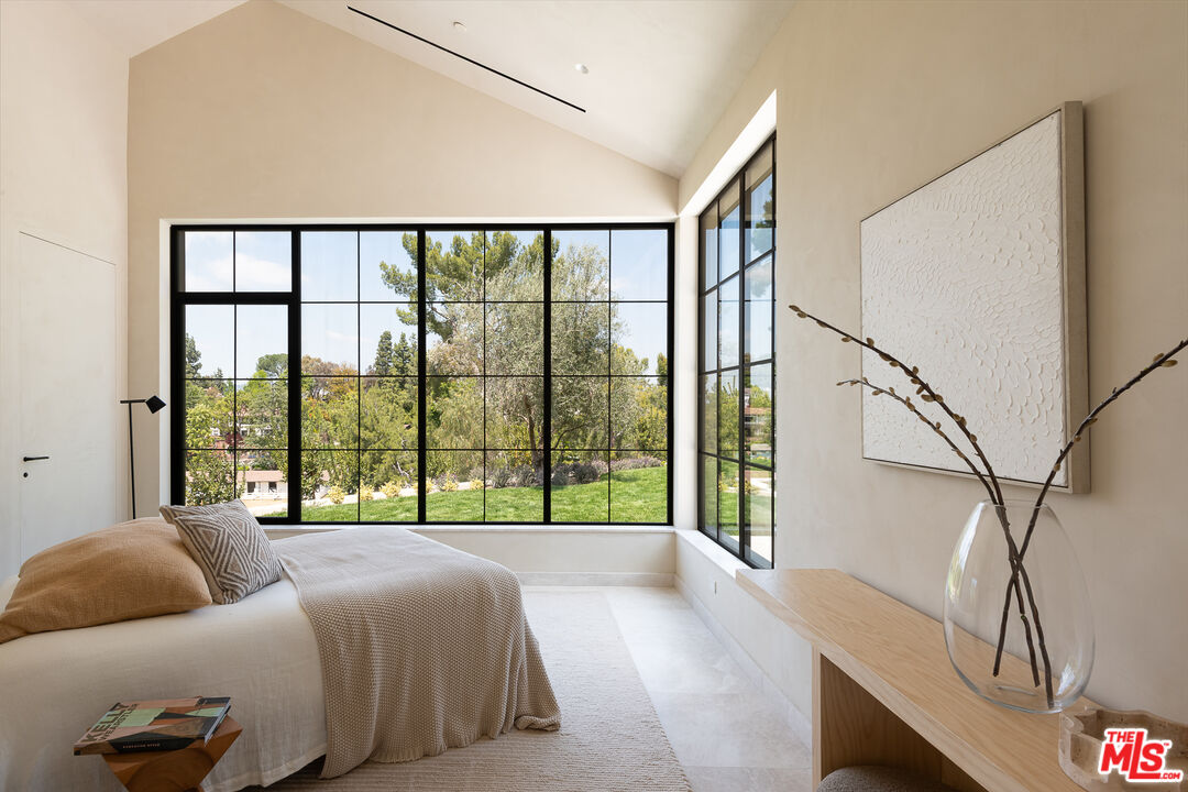 MLS #25608931 image #33