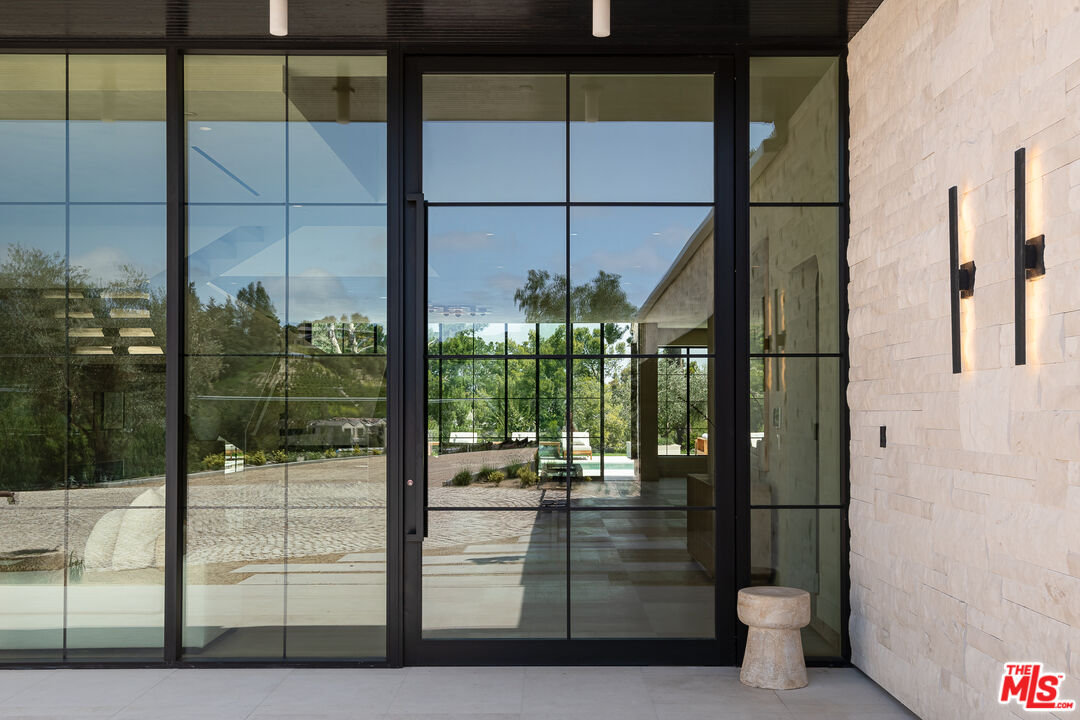 MLS #25608931 image #3