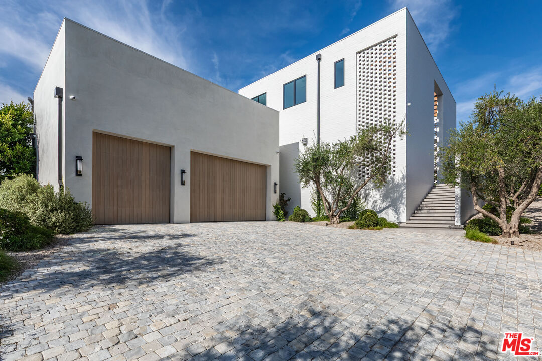 MLS #25619983 image #1