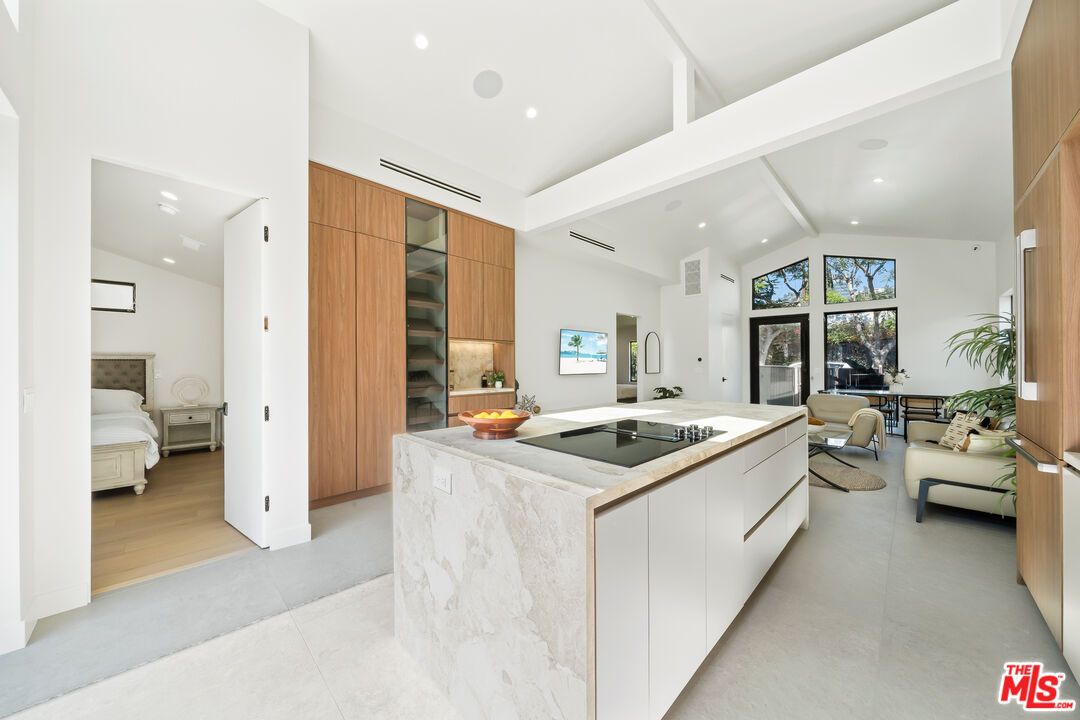 MLS #25621457 image #11