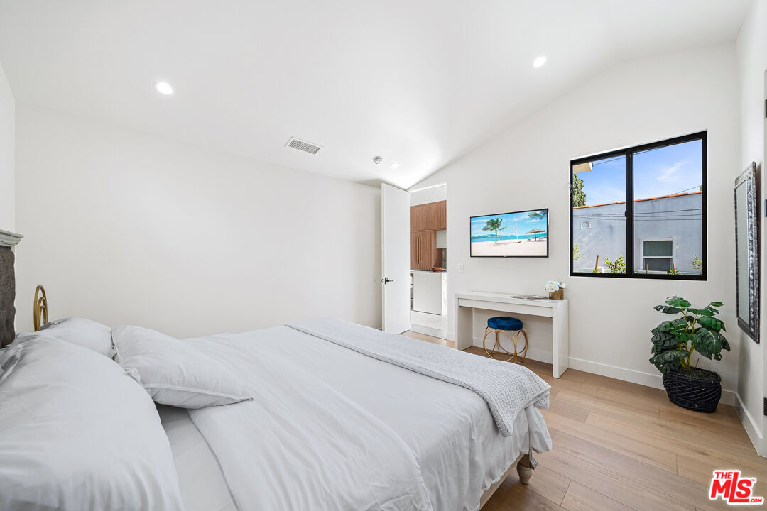 MLS #25621457 image #16