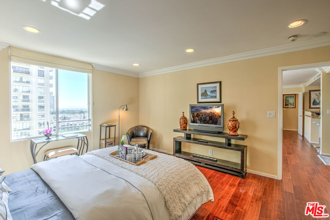 MLS #25621753 image #21