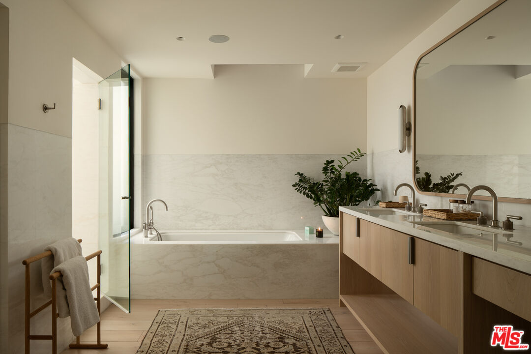 MLS #25621773 image #10