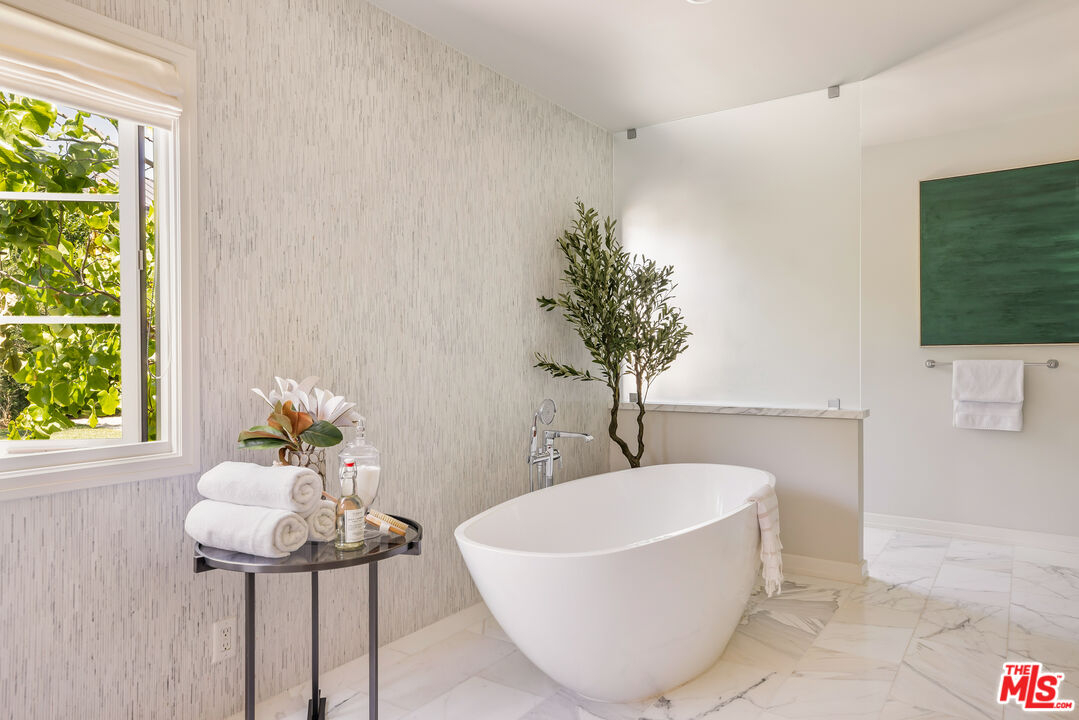 MLS #25622295 image #21