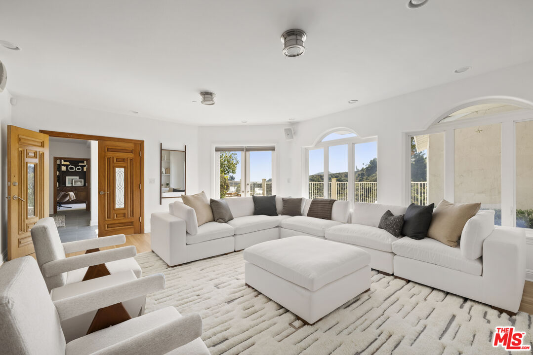 MLS #25622807 image #15