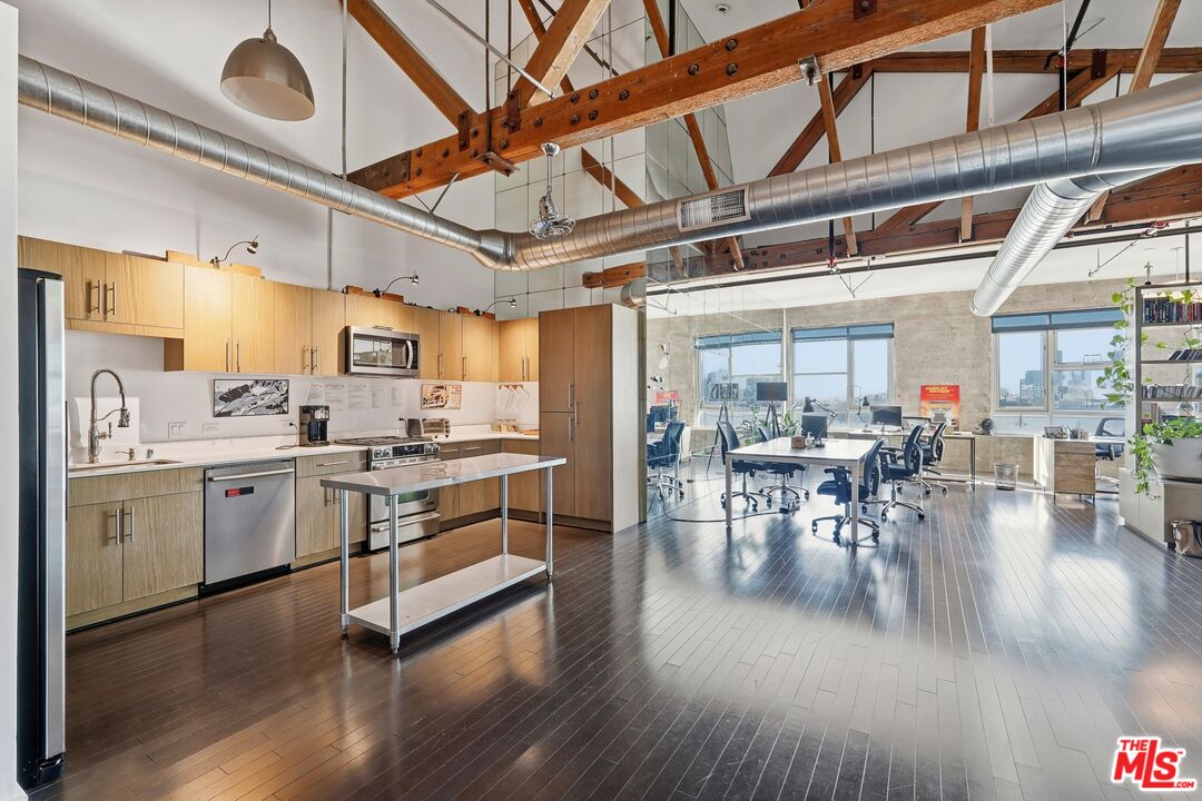 MLS #25622991 image #15