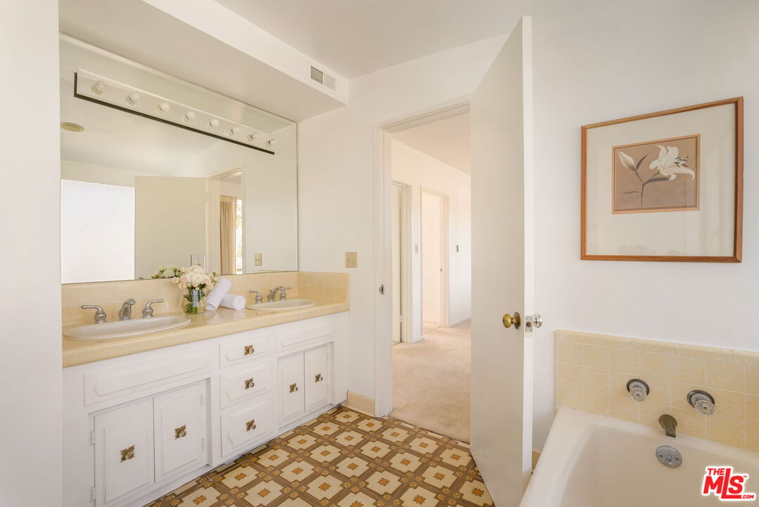 MLS #25623193 image #32