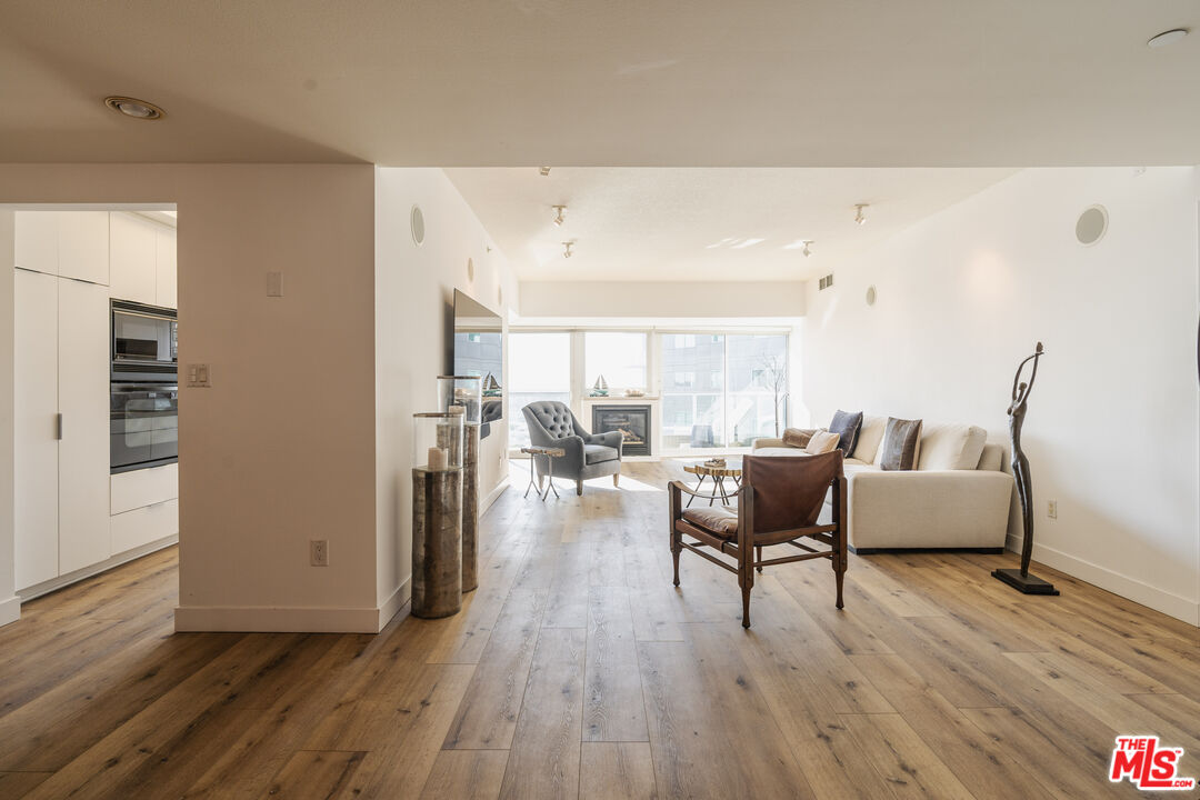 MLS #25623389 image #2