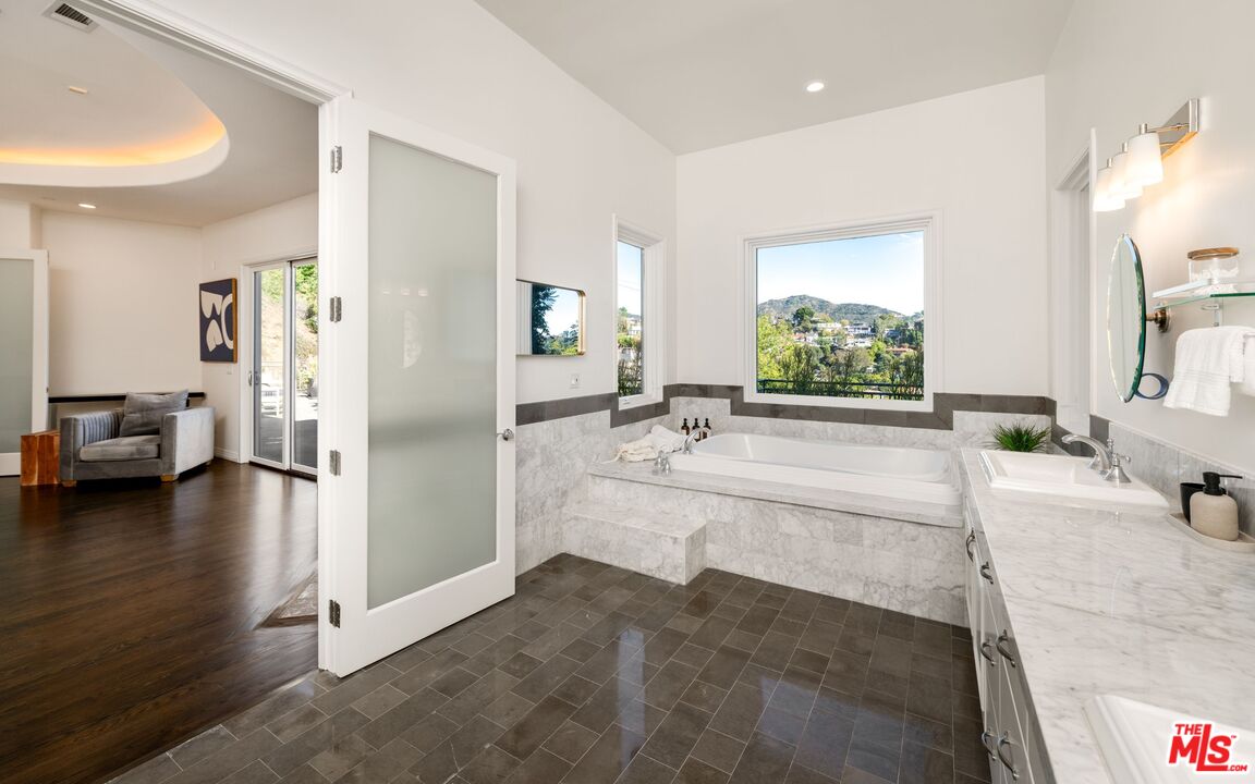 MLS #25623793 image #19