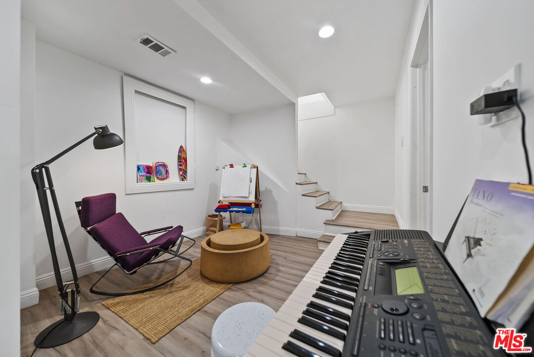 MLS #25625493 image #19