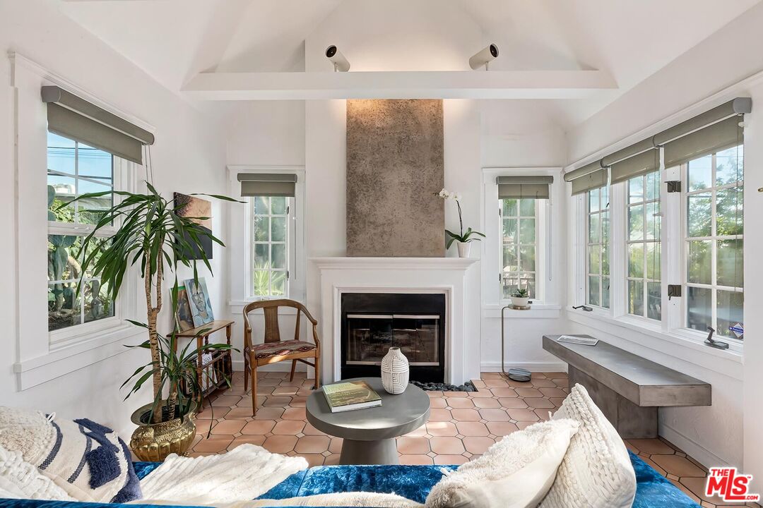 MLS #25625711 image #2