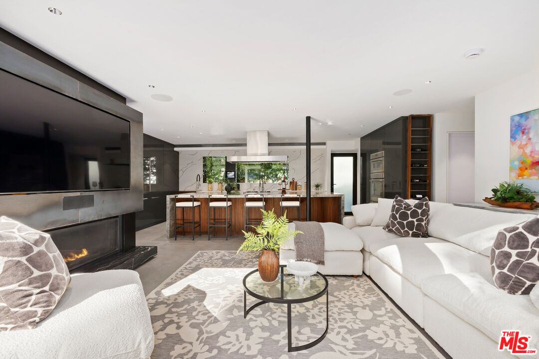 MLS #25625753 image #13