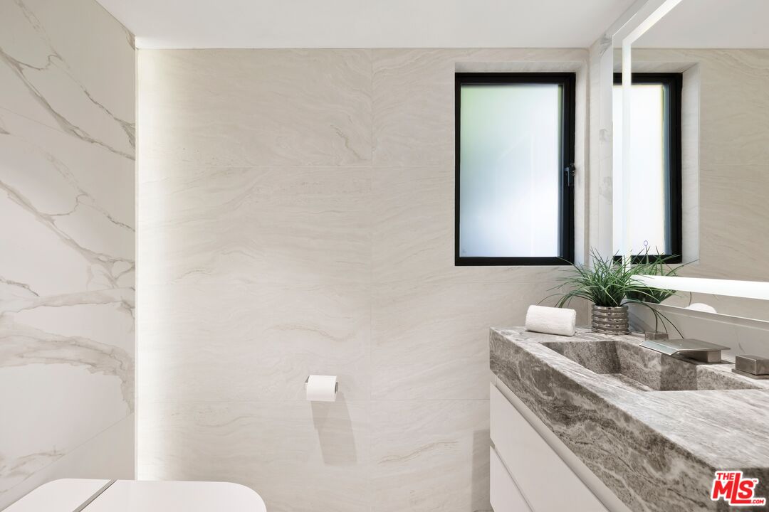 MLS #25625753 image #16