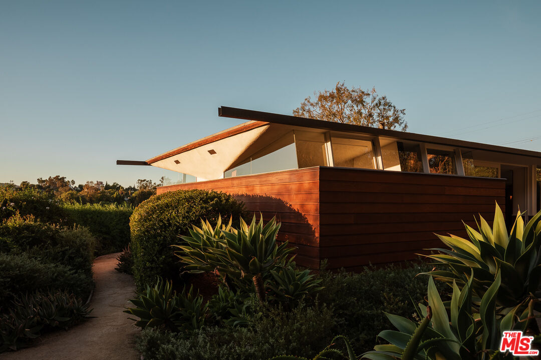 MLS #25626481 image #24