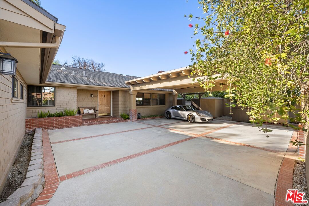 MLS #25626541 image #24